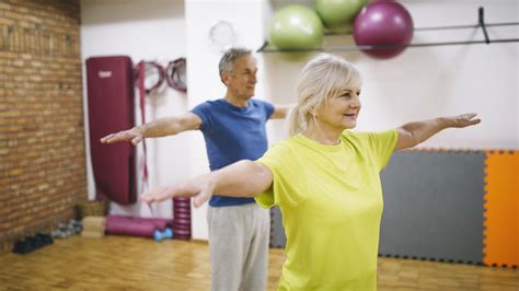 actividades para mayores de 50 años en zaragoza|Bailes de salón, yoga o pintura: los centros de mayores de。